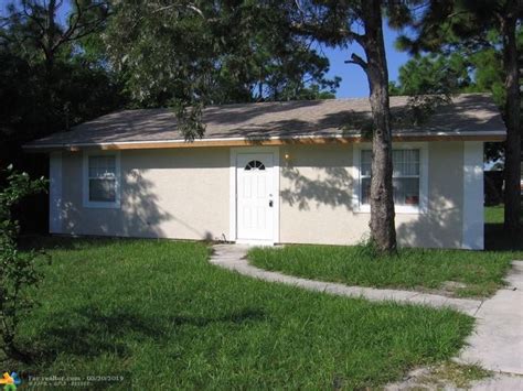 3423 W Lake Dr Fort Pierce, FL 34982 .